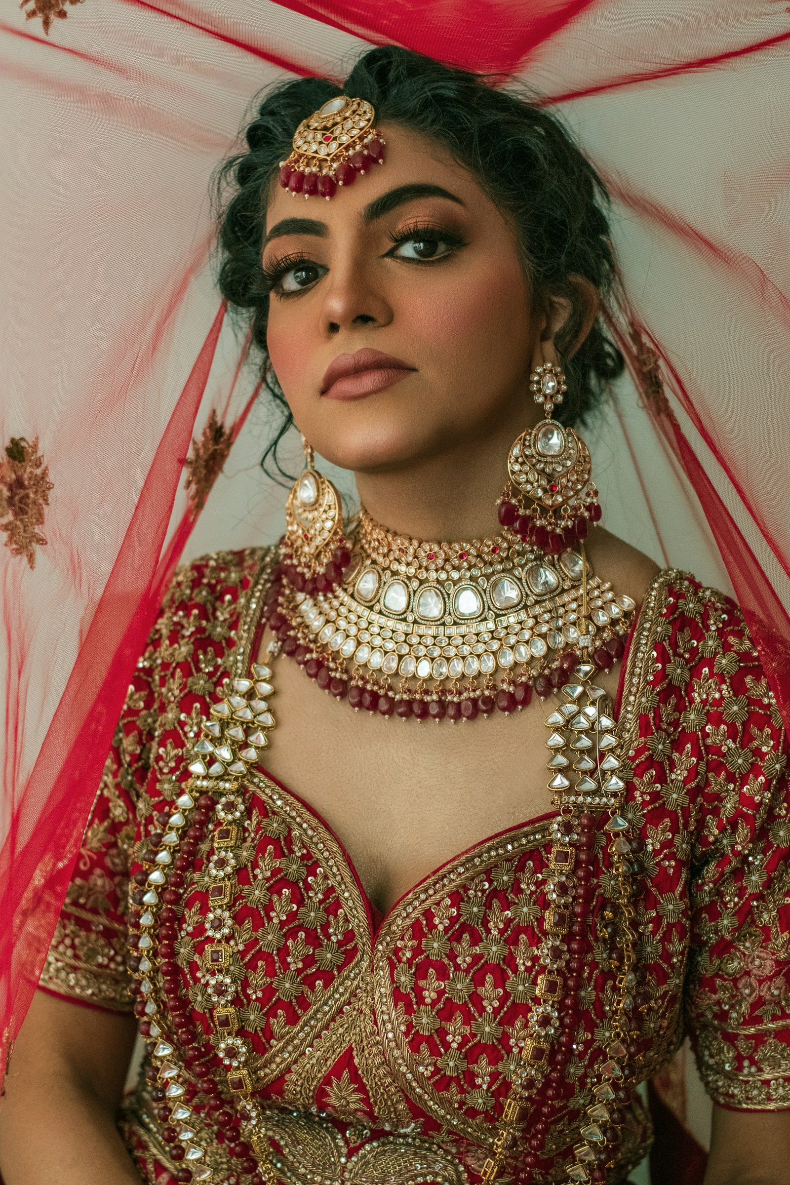 Bride wearing gold jewellery